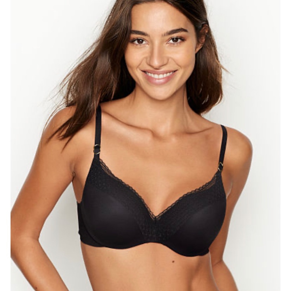 Perfect shape Incredible bra 🦋